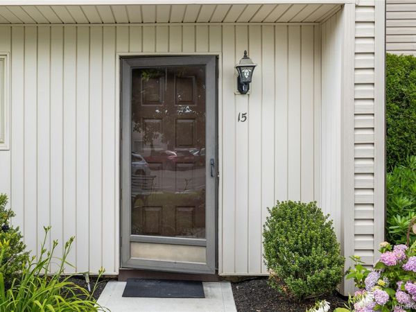 650 newbridge Road , Unit 15, East Meadow, NY 11554