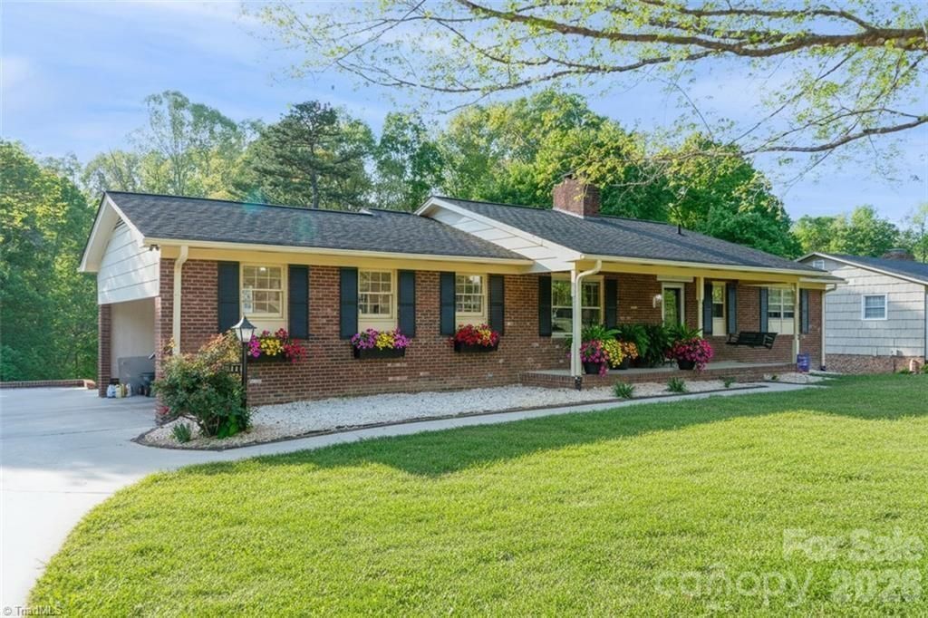 244 Pine Valley Road, Thomasville, NC 27360 Main Photo