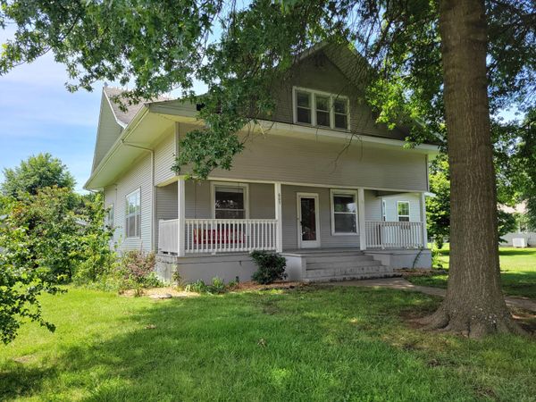 605 South Street , Stockton, MO 65785