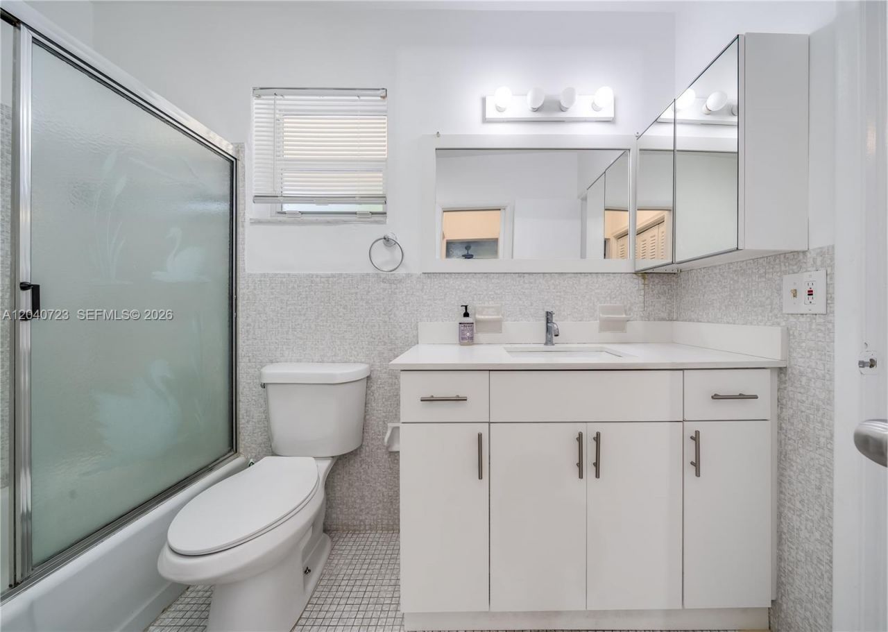 2880 NE 203rd St, Unit 34B, Aventura, FL 33180 Photo