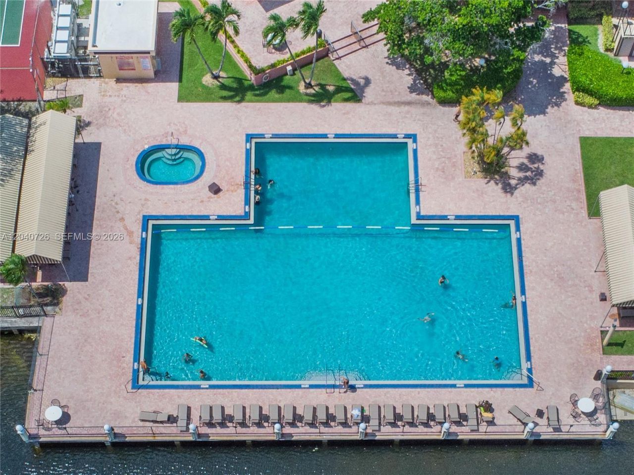 100 Berkley Rd, Unit 210, Hollywood, FL 33024 Photo