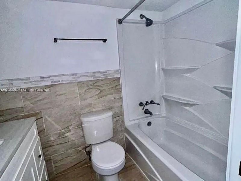 100 Berkley Rd, Unit 210, Hollywood, FL 33024 Photo
