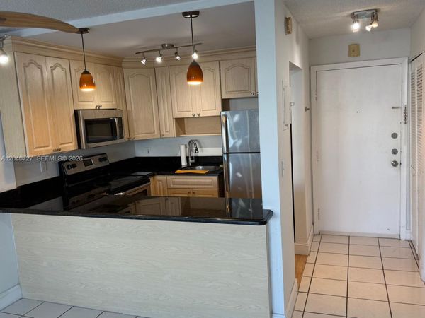 1990 Marseille Dr , Unit 303, Miami Beach, FL 33141