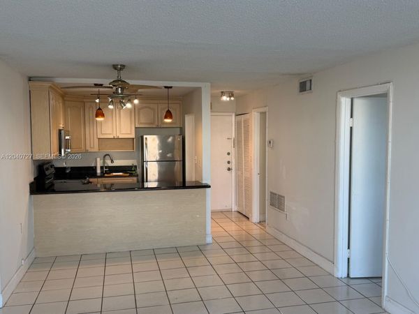 1990 Marseille Dr , Unit 303, Miami Beach, FL 33141