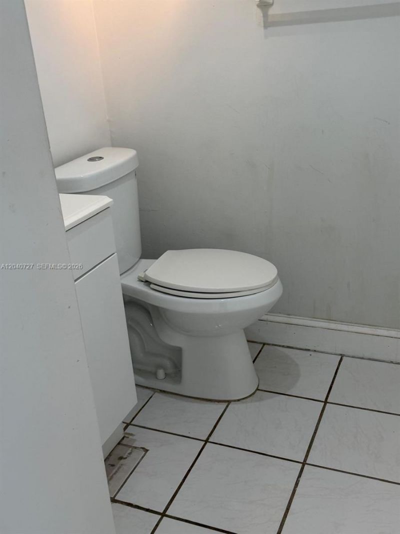 1990 Marseille Dr , Unit 303, Miami Beach, FL 33141 Photo