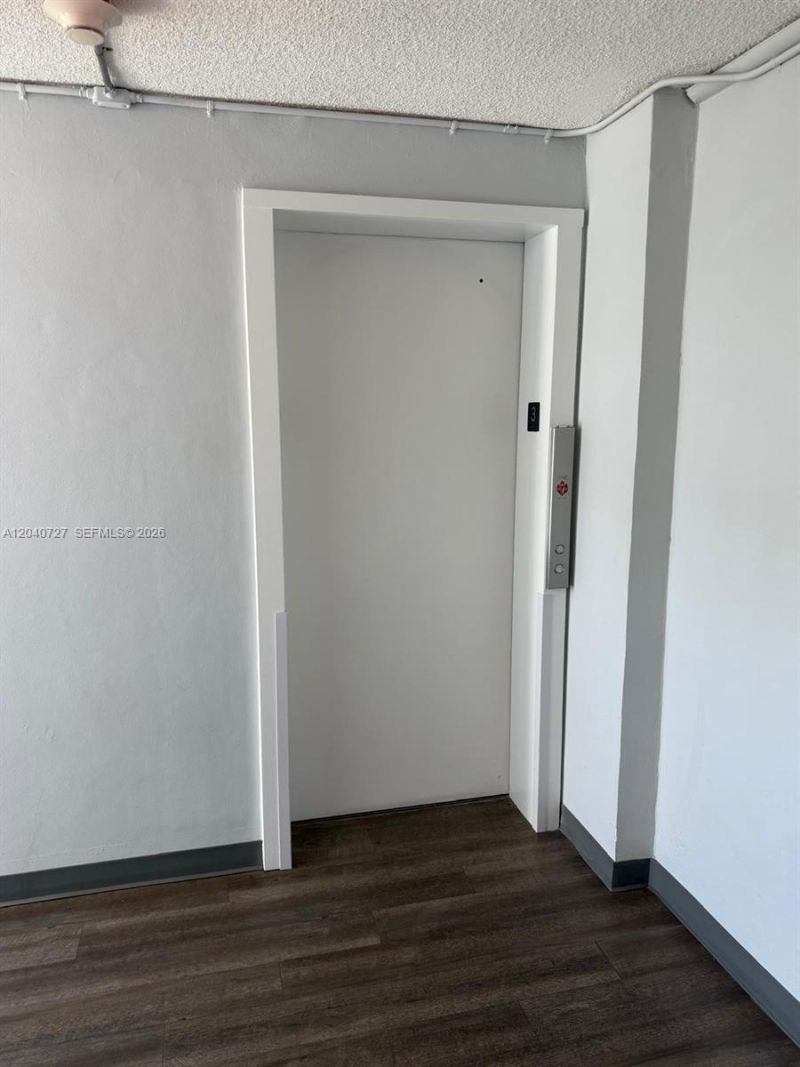1990 Marseille Dr , Unit 303, Miami Beach, FL 33141 Photo