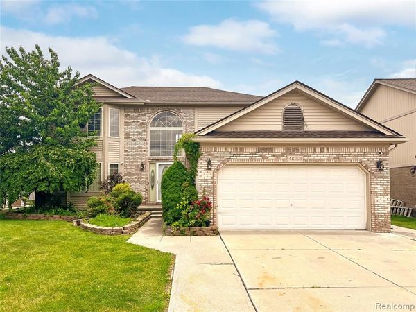 46158 Duke Drive, Chesterfield Twp, MI 48051