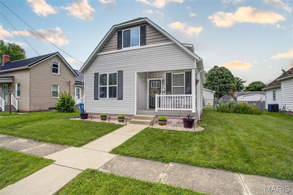 504 Napolean, Saint Jacob, IL 62281 Main Photo