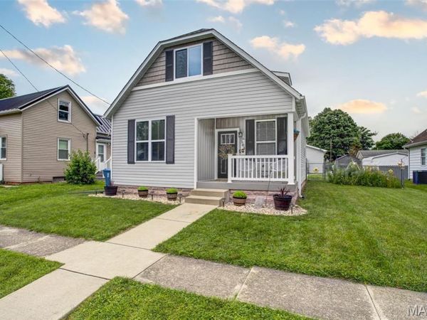 504 Napolean, St Jacob, IL 62281
