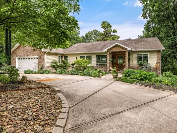 920 E Amis Road , Rogers, AR 72756