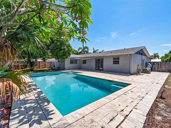 6848 NW 27th Way , Fort Lauderdale, FL 33309