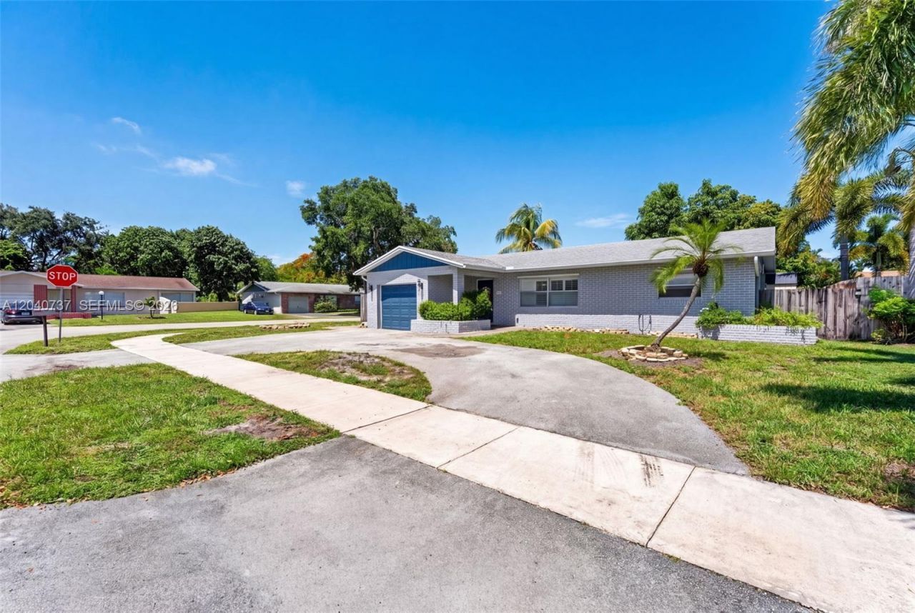 6848 NW 27th Way, Fort Lauderdale, FL 33309 Photo