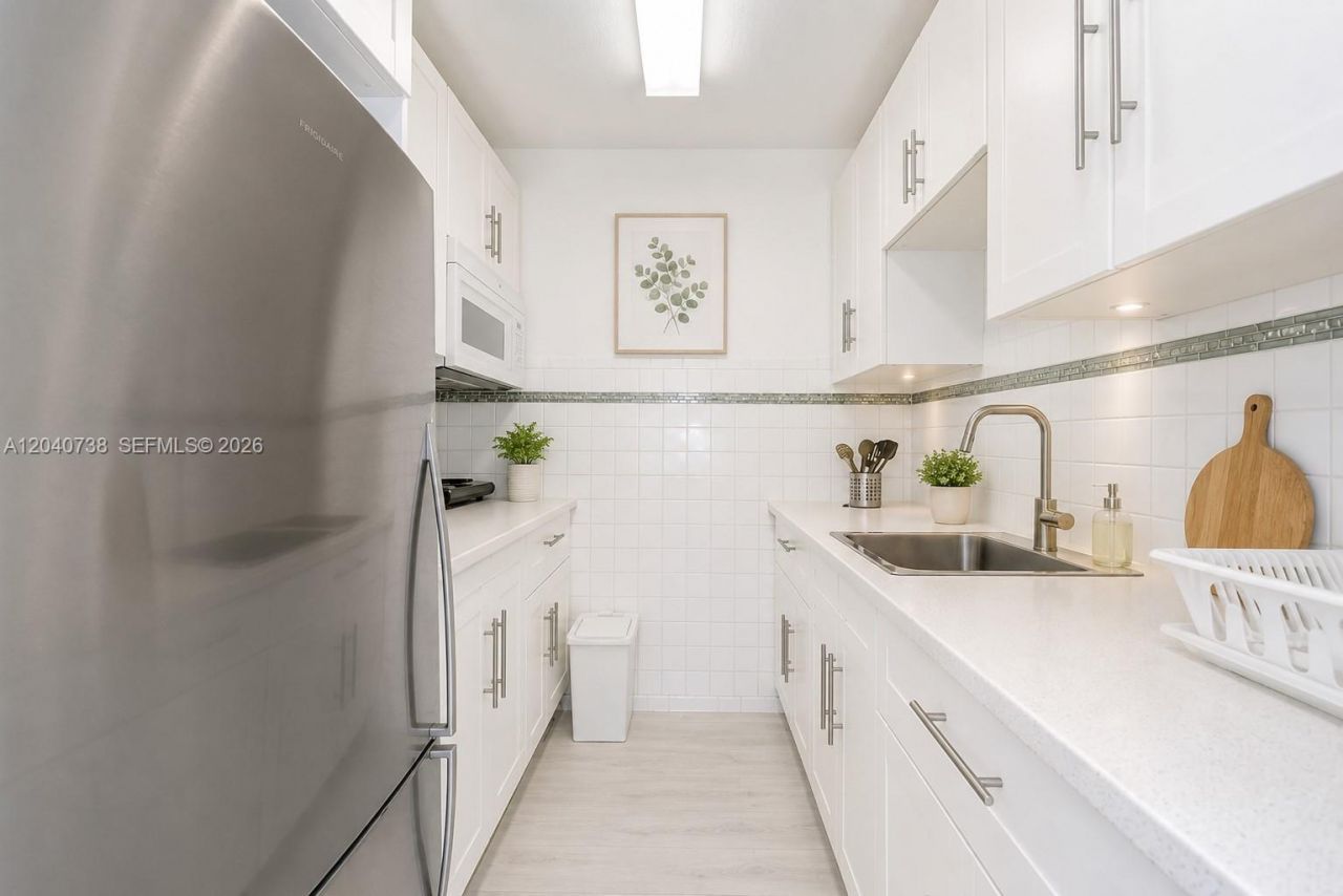 344 Meridian Ave , Unit 2B, Miami Beach, FL 33139 Photo