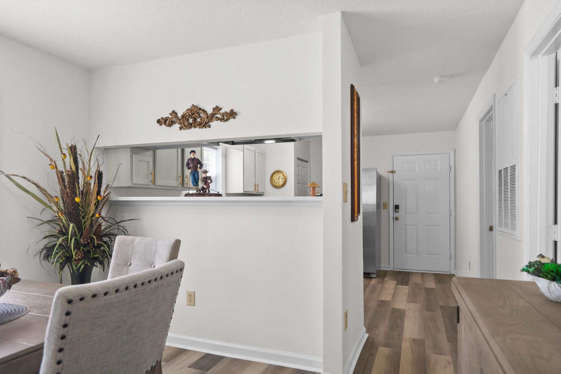 4251 Villas Dr.  Photo 12