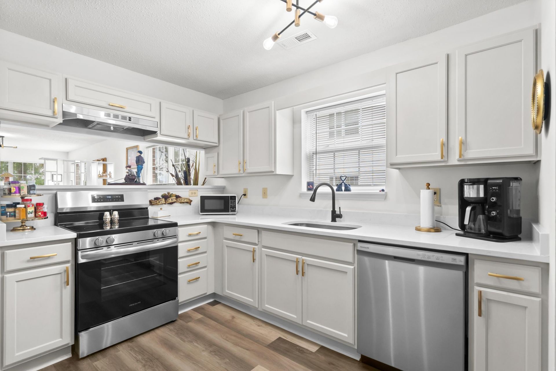 4251 Villas Dr.  Photo 15