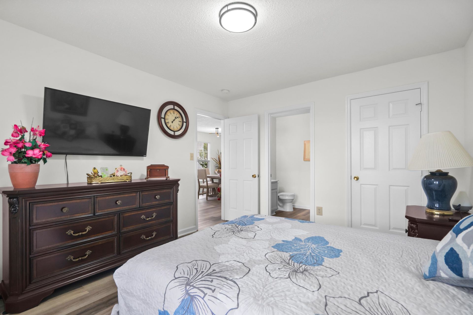 4251 Villas Dr.  Photo 21