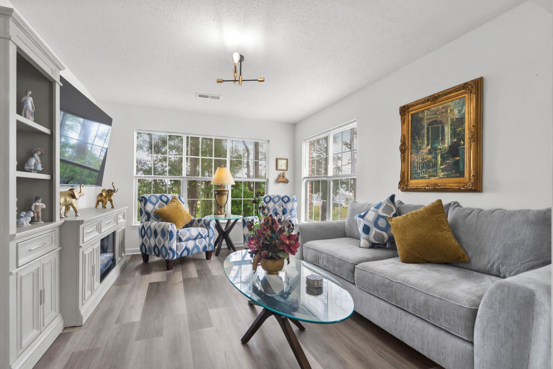 4251 Villas Dr.  Photo 6