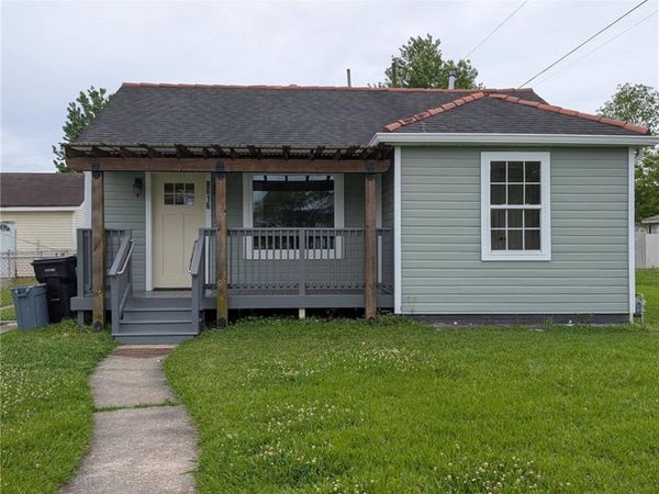 8616 LIVINGSTON Avenue , Chalmette, LA 70043