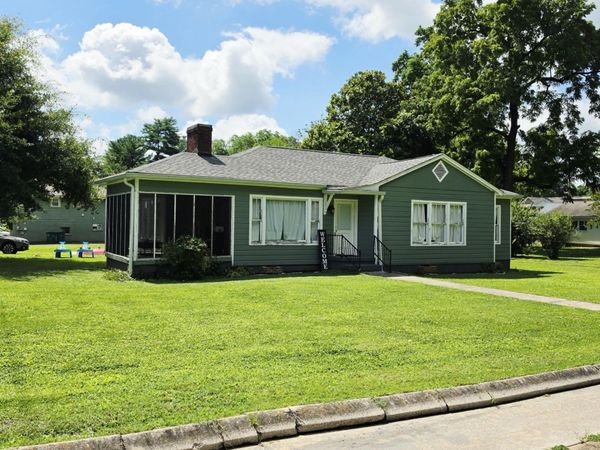 601 Laurel Avenue , South Pittsburg, TN 37380