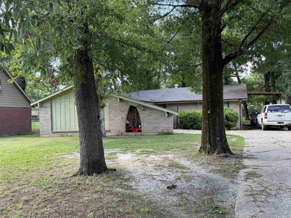 19 jackson, McGehee, AR 71654