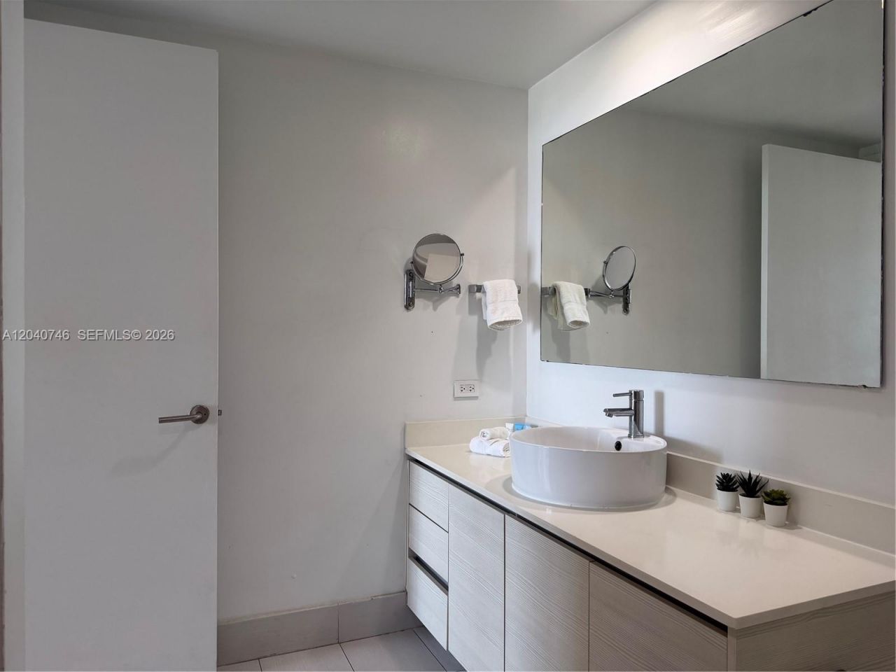 2602 E Hallandale Beach Blvd , Unit R1910, Hallandale Beach, FL 33009 Photo