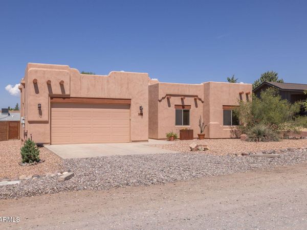 5680 N LAURA Lane, Rimrock, AZ 86335