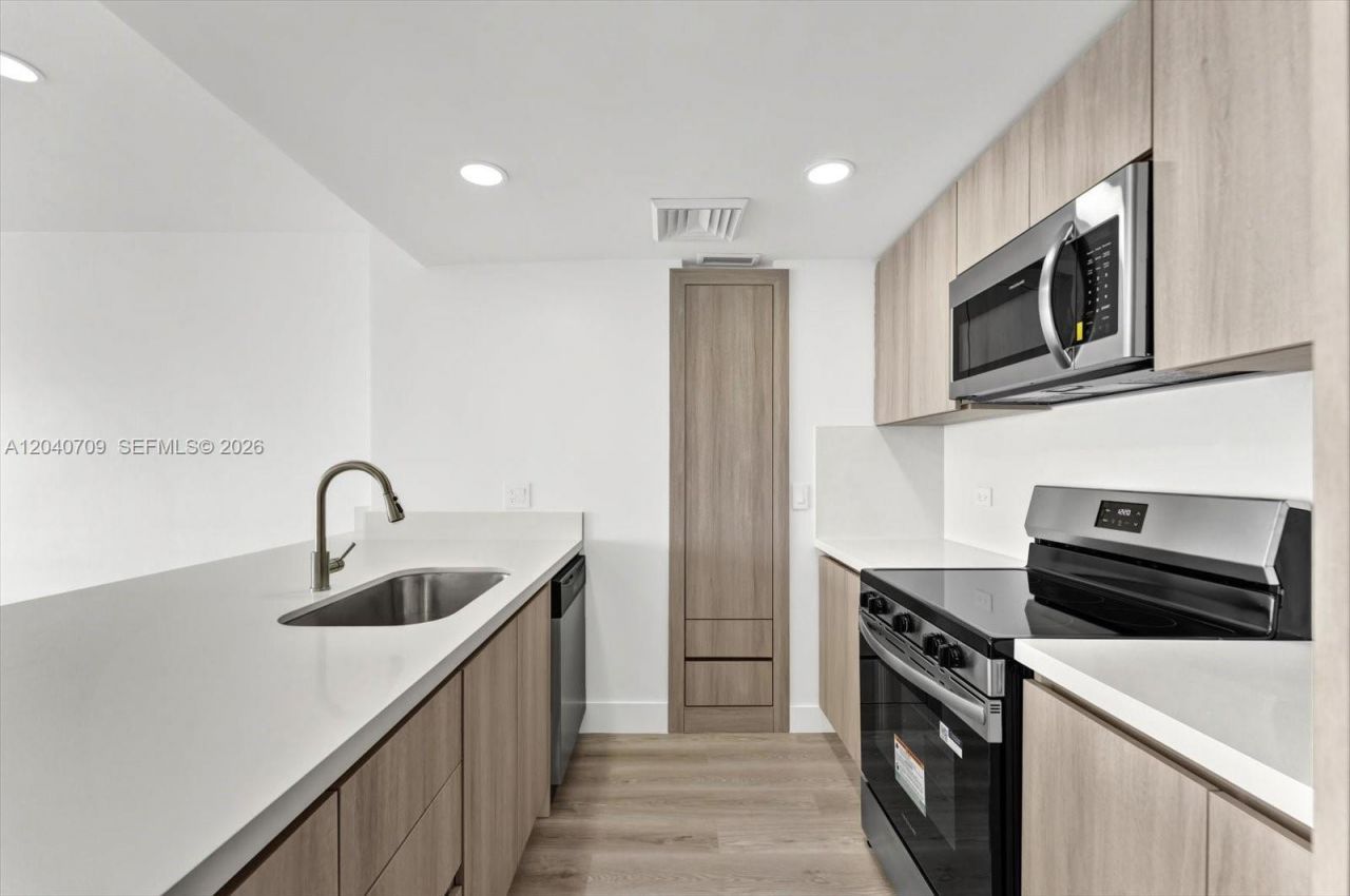 2451 Brickell Ave, Unit 14C, Miami, FL 33129 Photo