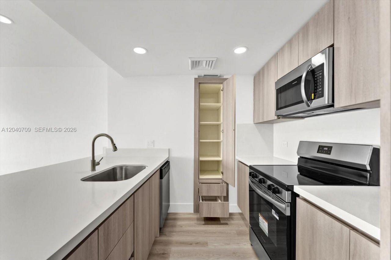 2451 Brickell Ave, Unit 14C, Miami, FL 33129 Photo