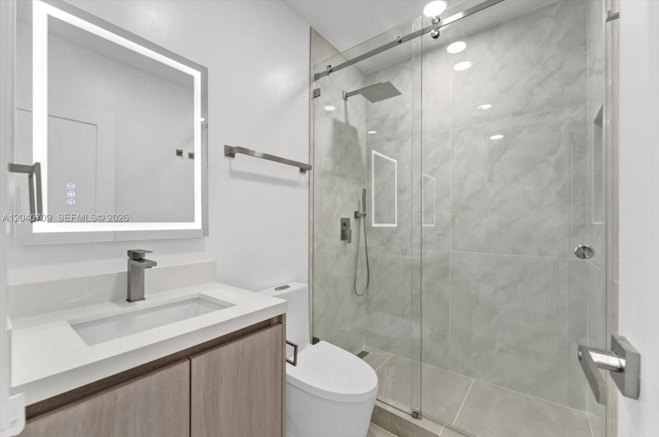 2451 Brickell Ave, Unit 14C, Miami, FL 33129 Photo