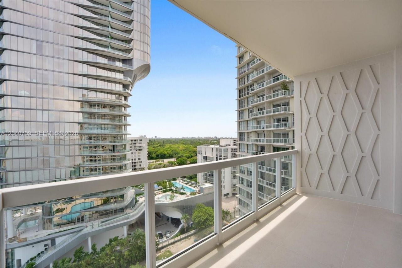 2451 Brickell Ave, Unit 14C, Miami, FL 33129 Photo