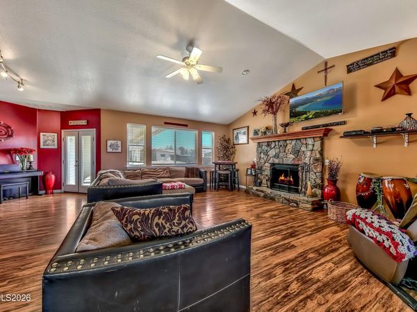 2827 Wade Street, Minden, NV 89423