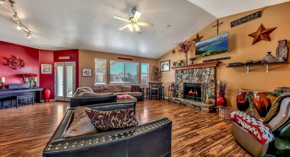 2827 Wade Street, Minden, NV 89423 Photo