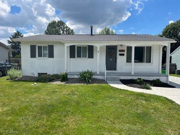 1222 Valley Drive , North Canton, OH 44720