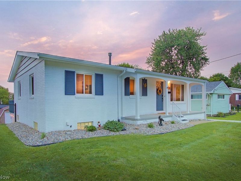 1222 Valley Drive, North Canton, OH 44720 Photo 3