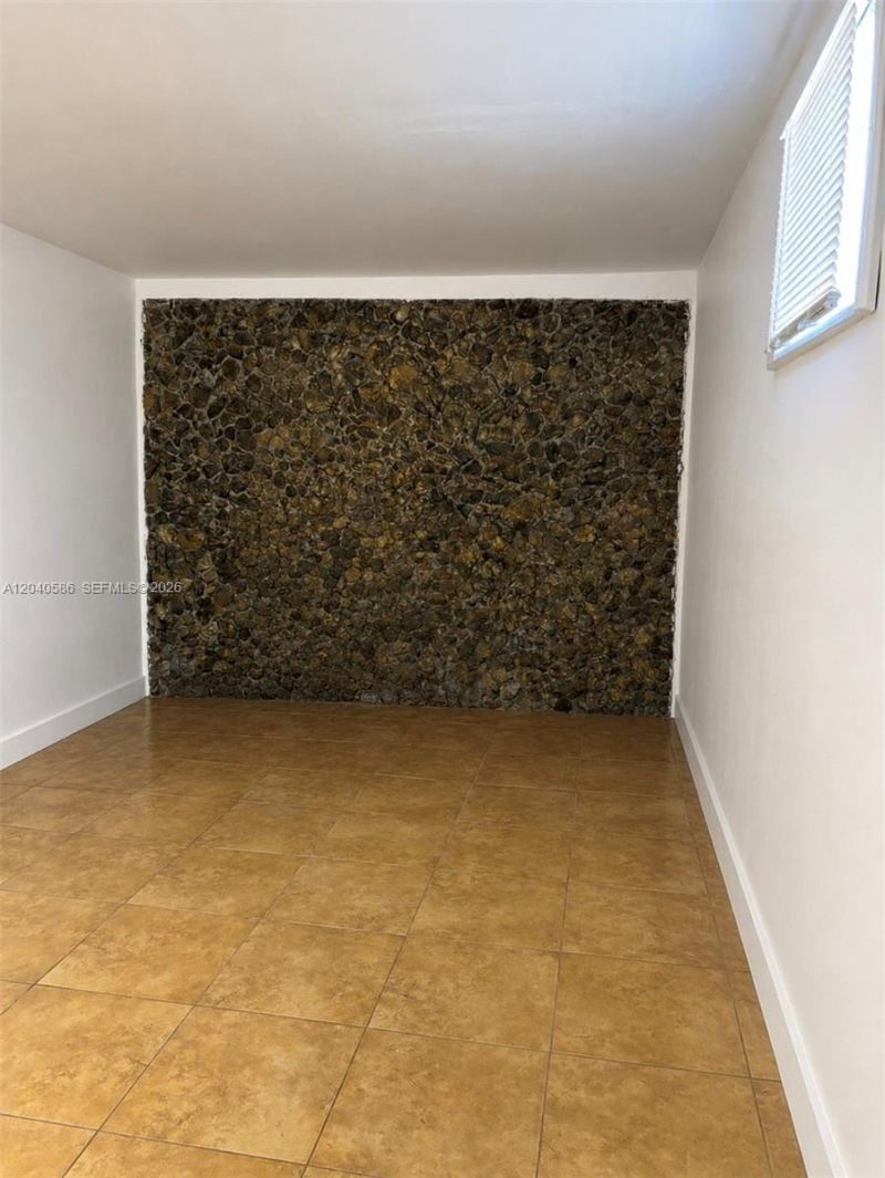 1905 NW 57th St , Miami, FL 33142 Photo