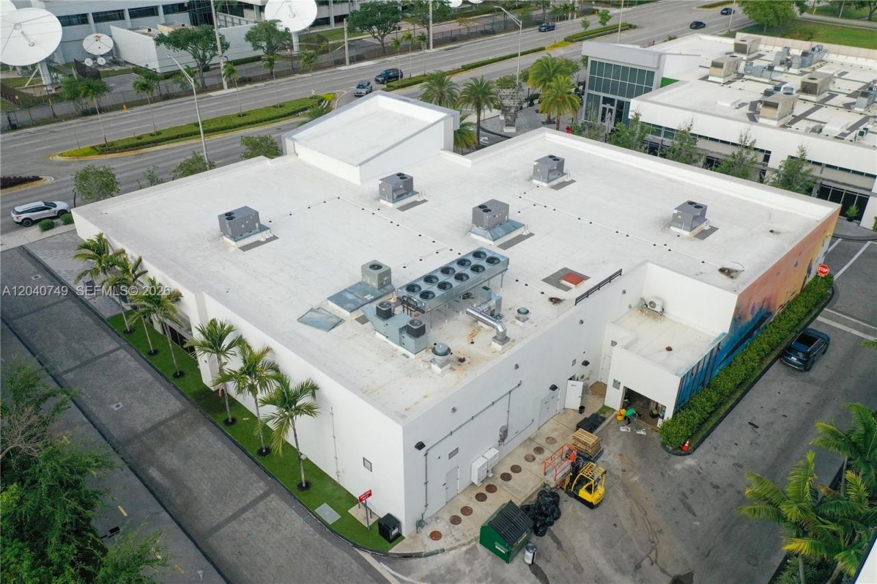 9420 NW 41st St , Unit 2, Doral, FL 33178 Photo