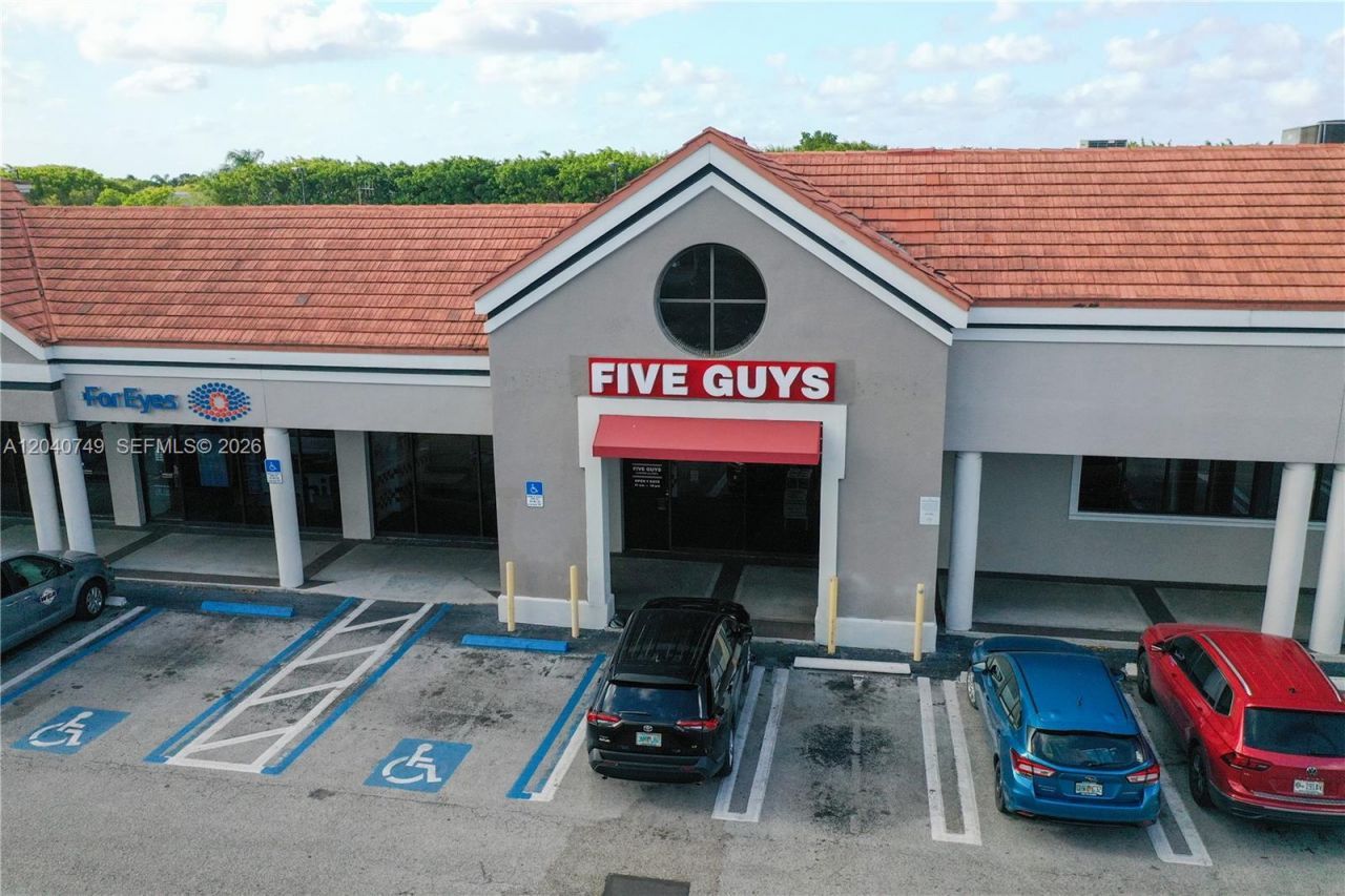 9420 NW 41st St , Unit 2, Doral, FL 33178 Photo