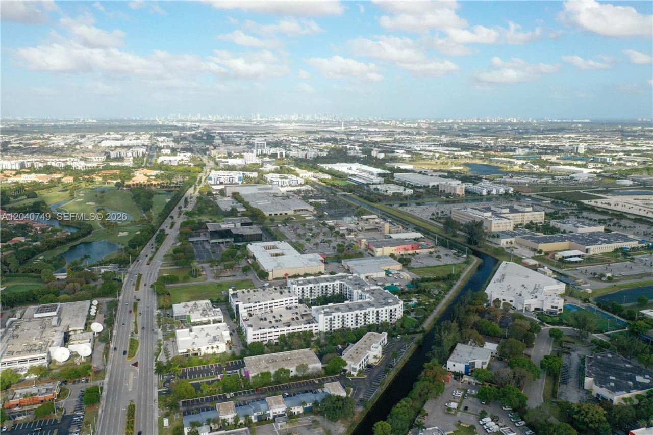 9420 NW 41st St, Unit 2, Doral, FL 33178 Photo