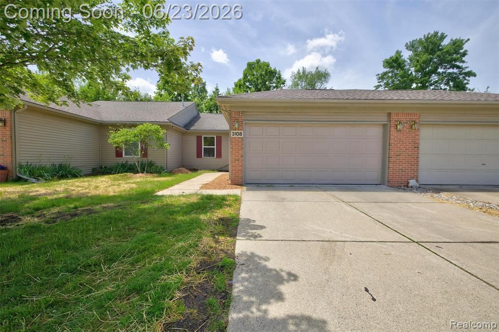 3108 Falcon Drive, Burton, MI 48519 Main Photo