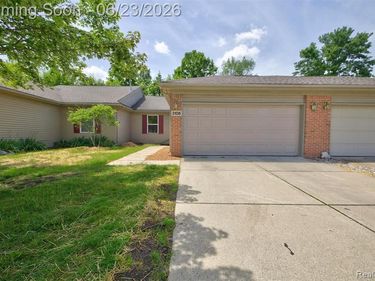 3108 Falcon Drive, Burton, MI 48519