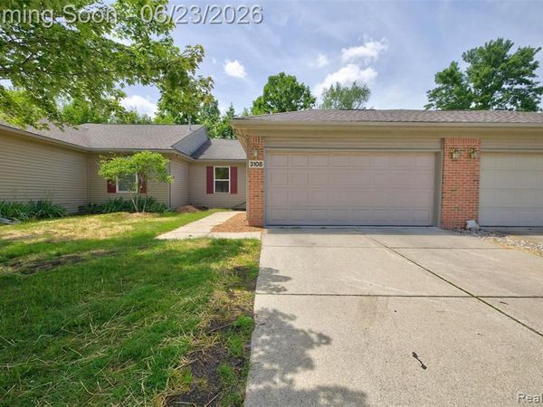 3108 Falcon Drive, Burton, MI 48519