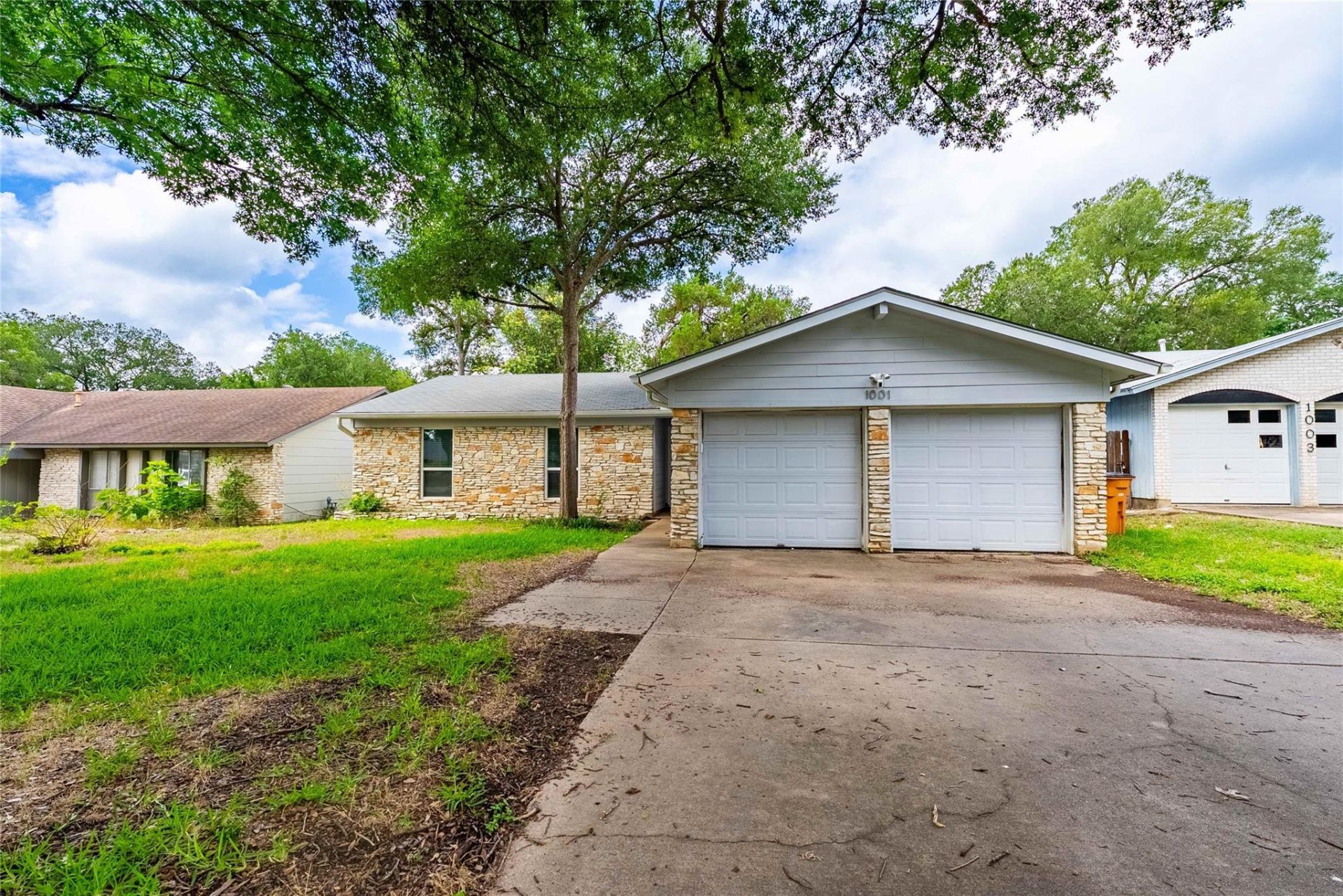 1001 Echo Ln, Austin, TX 78745 Main Photo
