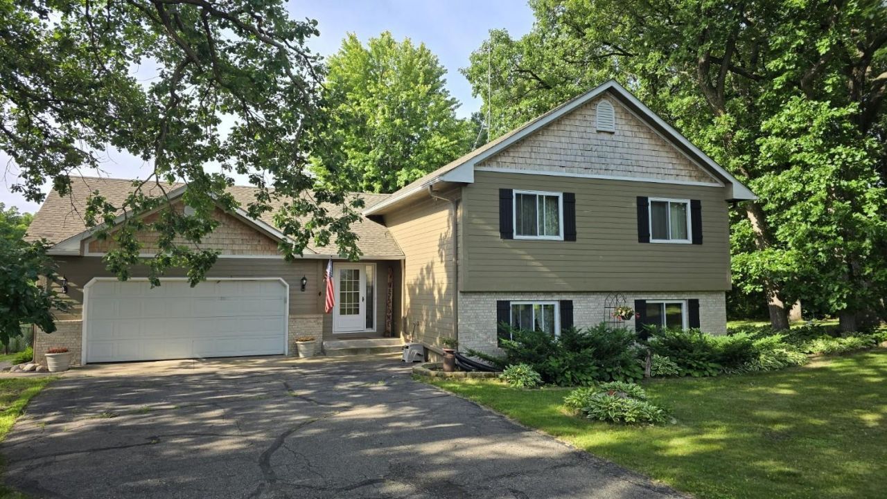 235 Englewood Road , Clearwater, MN 55320