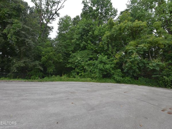 Grove Lane, Clinton, TN 37716