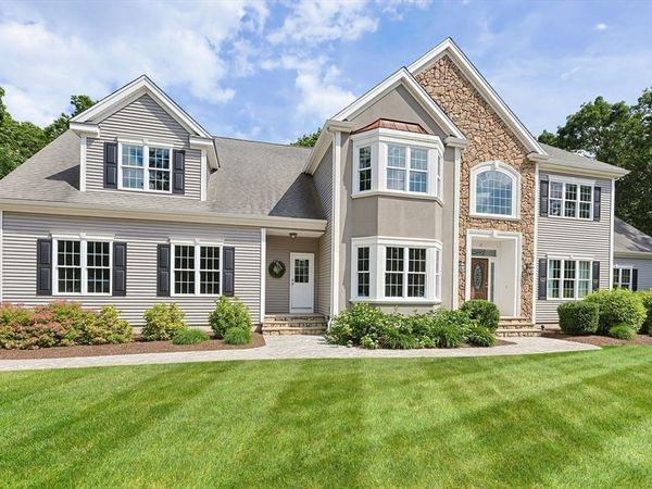 10 Weston Ave, Foxboro, MA 02035
