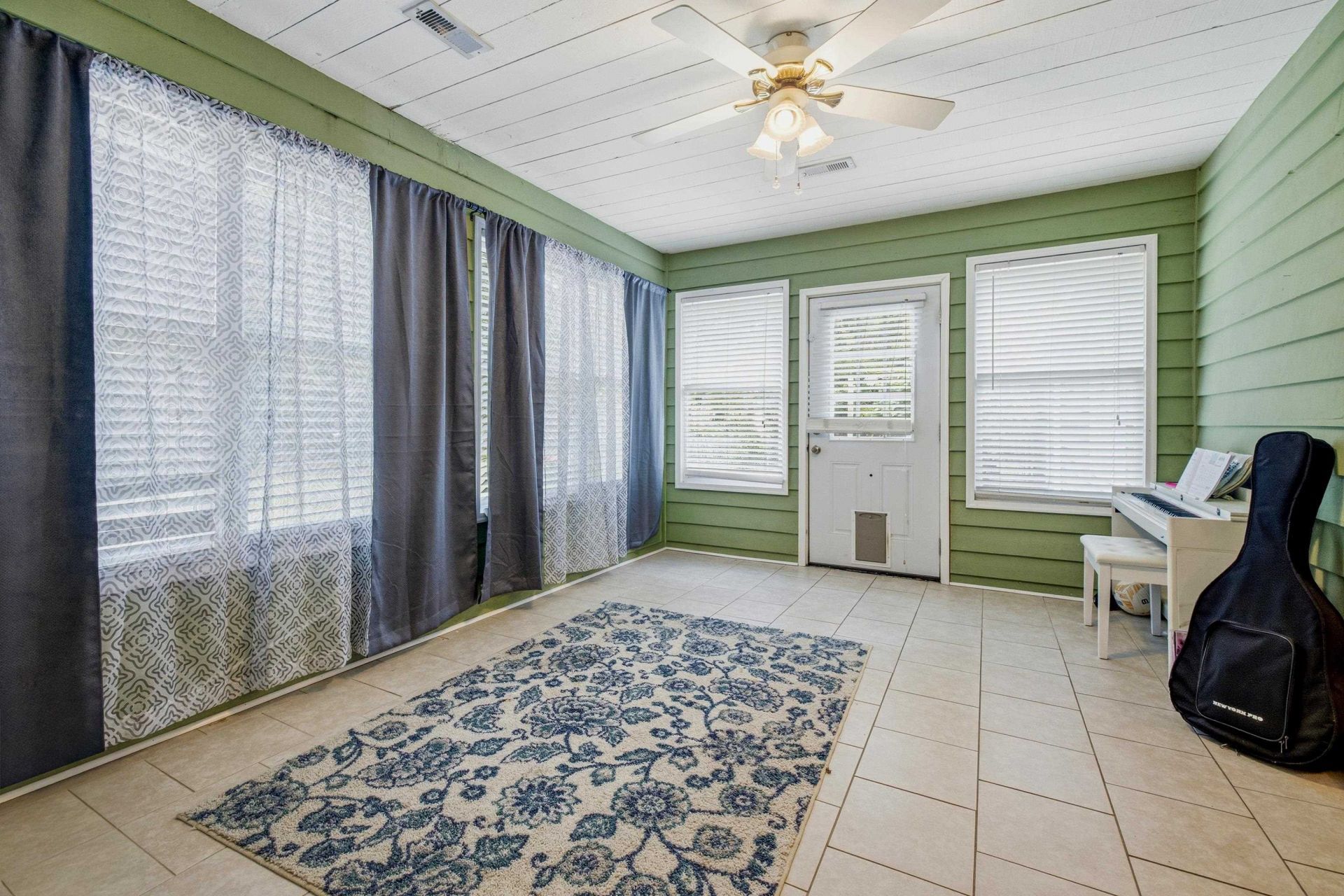413 Paul St. Photo 21