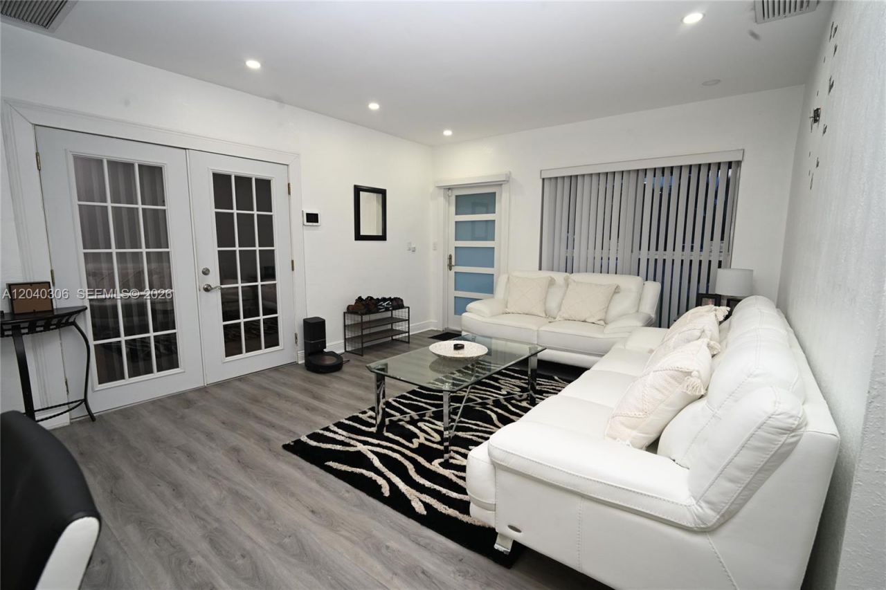 6930 Coolidge St , Hollywood, FL 33024 Photo