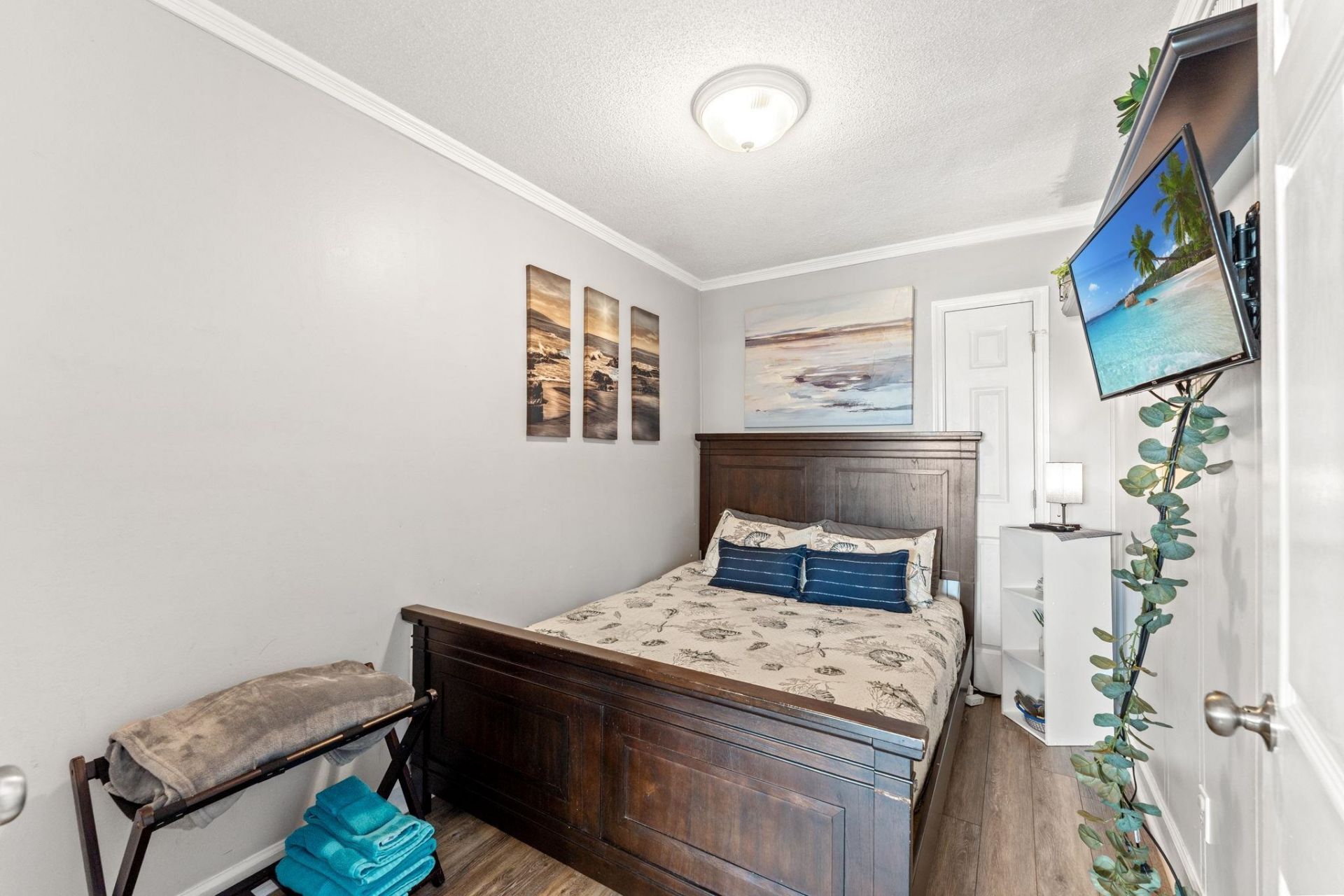 9400 Shore Dr.  Photo 11