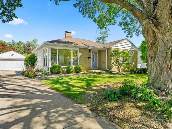 4204 N DEVON Lane, Peoria, IL 61614