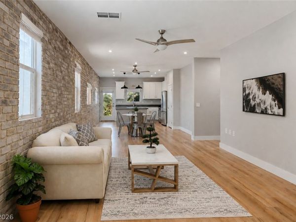 5642 Alta Peak Court, Las Vegas, NV 89118